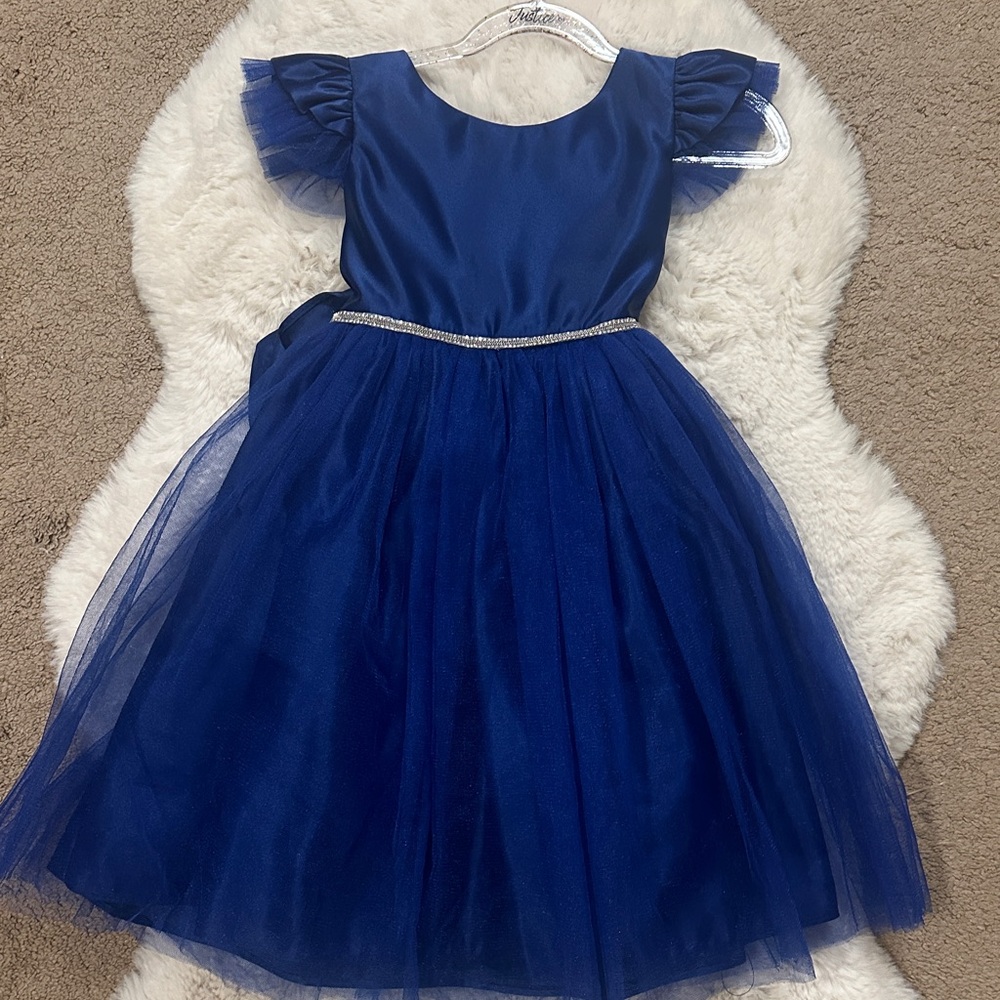 Elegant Blue Tulle Dress with Silver Belt - Picture 2 of 7
